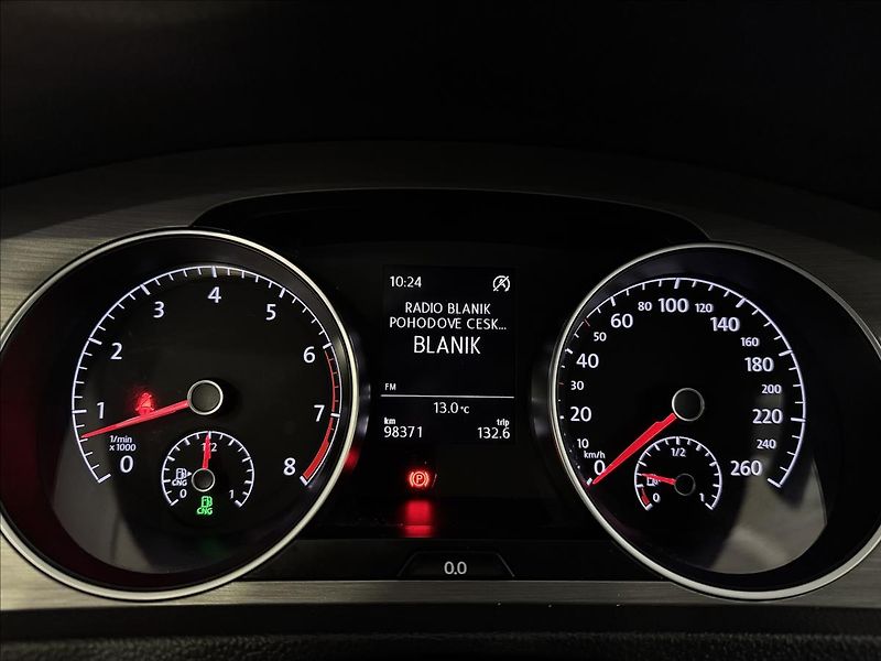 Volkswagen Golf 1.4TGI BMT ACC Comfortline - fotka 18 z 39