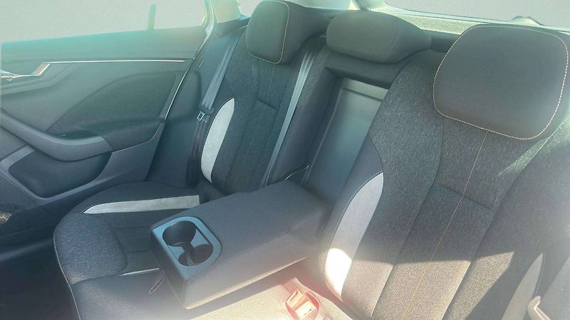 Škoda Kamiq Top Selection 1,0TSI 85kW MT6/ - fotka 20 z 25