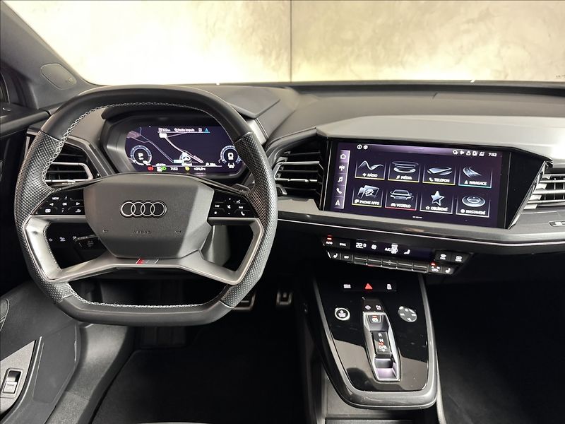 Audi Q4 e-tron 40 S-Line LED Matrix Assist - fotka 19 z 50