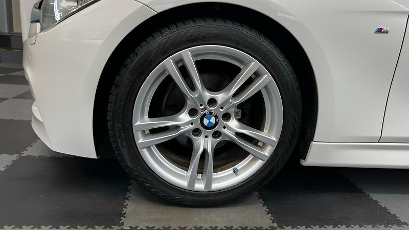 BMW Řada 3 M-PAKET/ 2 SADY GUM - fotka 12 z 44