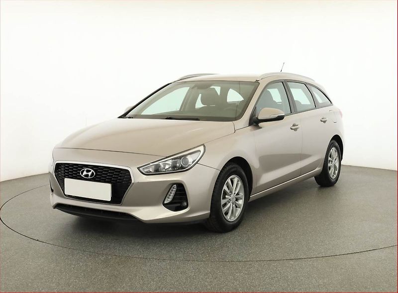 Hyundai i30 (2017) 1.6 CRDi, Serv.kniha, Tempomat - fotka 2 z 18