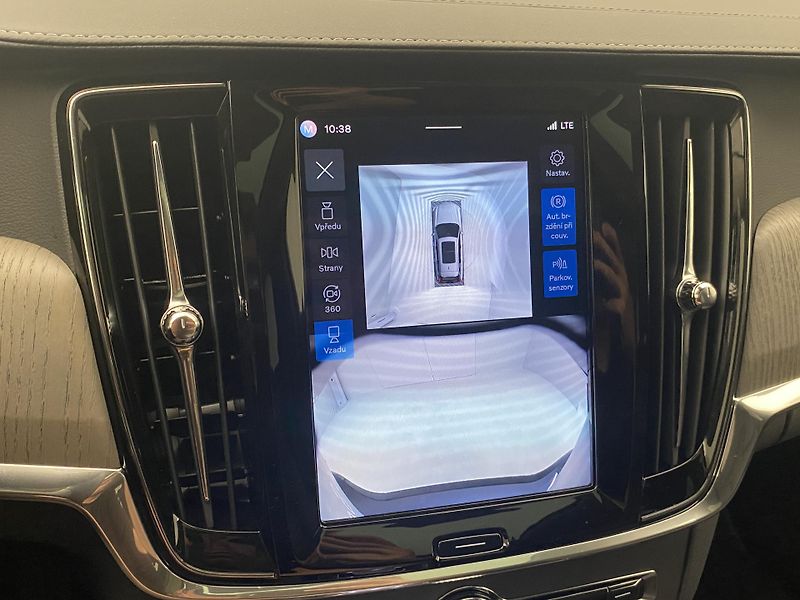 Volvo V90 T8 AWD RECHARGE REZERVACE - fotka 57 z 58