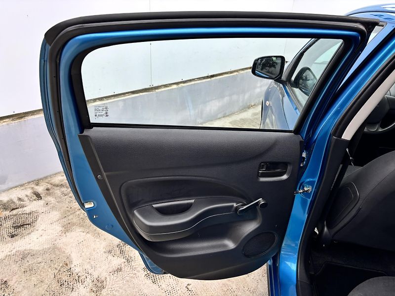 Mitsubishi Space Star (2016) 1.0i 52kW - fotka 14 z 25