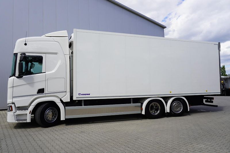 Scania (2021) R500 6x2 / KRONE 19 EPAL - fotka 2 z 24