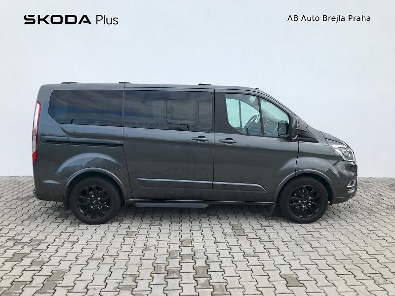 Ford Tourneo Custom (2018) - fotka 8 z 26