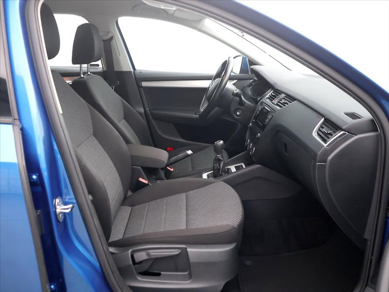 Škoda Octavia 1.6 TDI 81kW 4x4 Ambition CZ D - fotka 11 z 35
