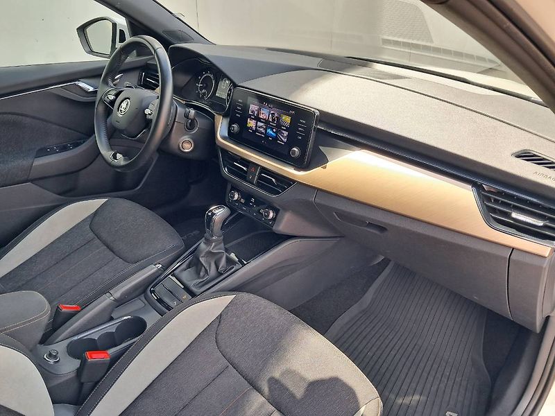 Škoda Scala (2022) STYLE Komfort 1.5 TSI / 110 kW - fotka 19 z 25