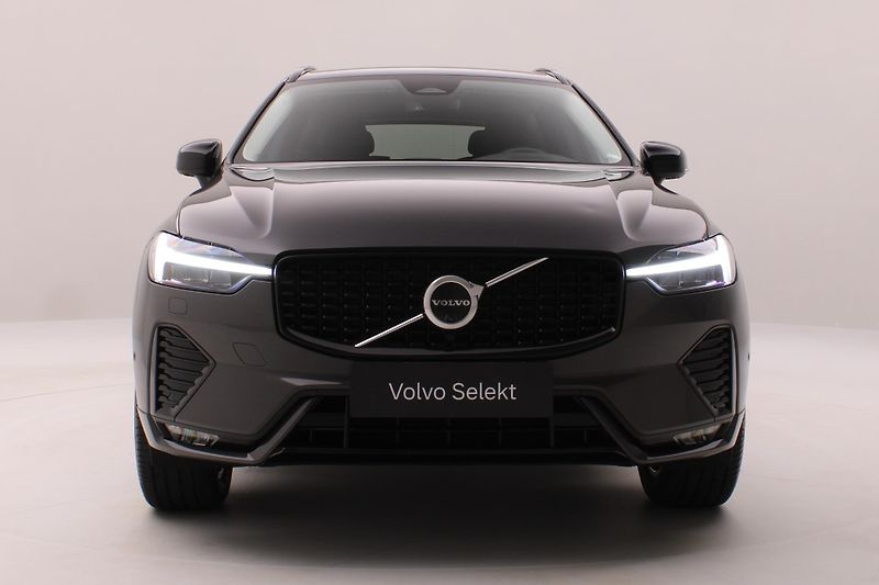 Volvo XC60 B5 AWD DARK PLUS  - fotka 16 z 57