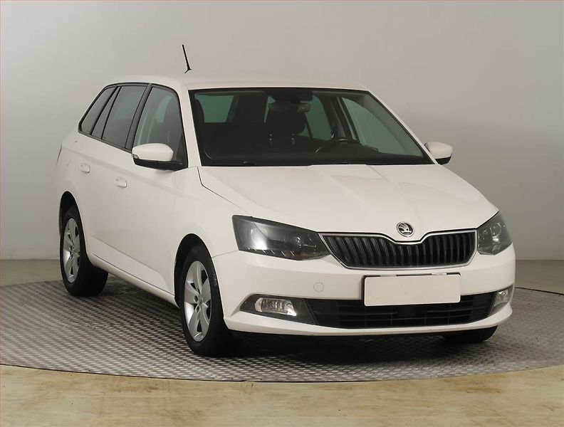 Škoda Fabia (2015) Style 1.4 TDI, Park. senzory - fotografie inzerátu