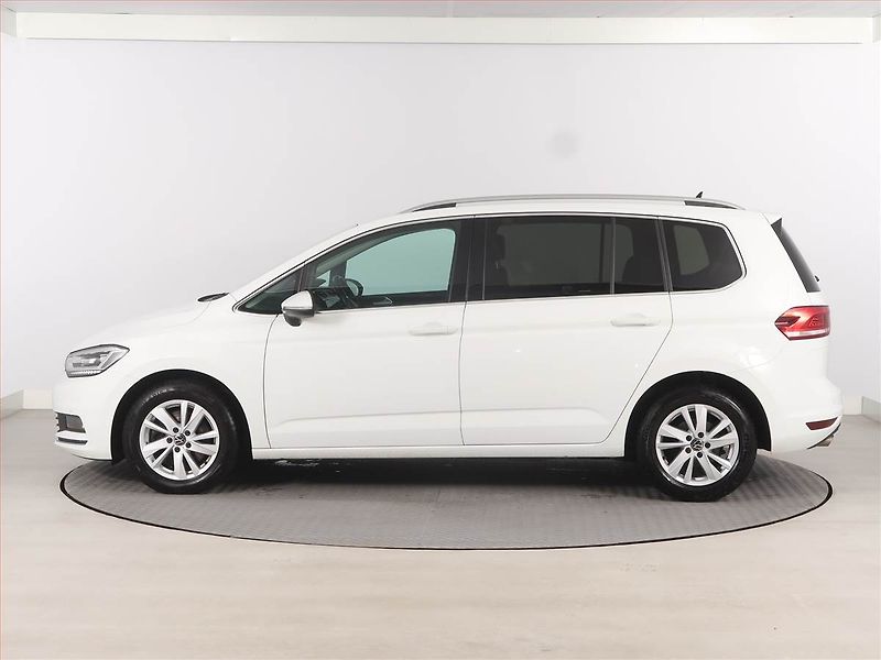 Volkswagen Touran (2023) 2.0 TDI - fotka 3 z 12