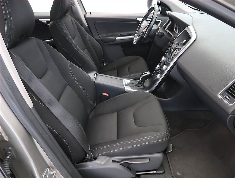 Volvo XC60 (2015) T5 AWD, 4X4, Automat - fotka 9 z 19
