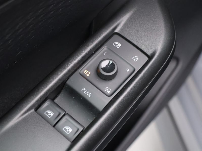 Cupra Born 62kWh 170kW-eBoost SOH94,6% - fotka 15 z 30