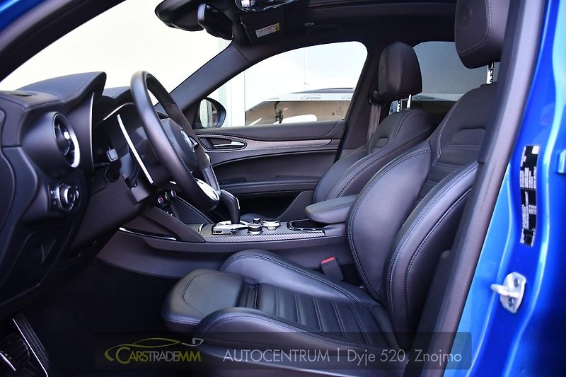 Alfa Romeo Stelvio 2.9V6 Bi-T.382 kW QUADRIFOGLIO - fotka 9 z 61