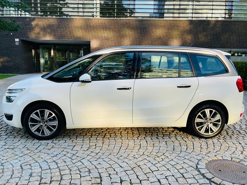 Citroën Grand C4 Picasso 2.0HDi MANUÁL KAMERA TAŽNÉ - fotka 17 z 48