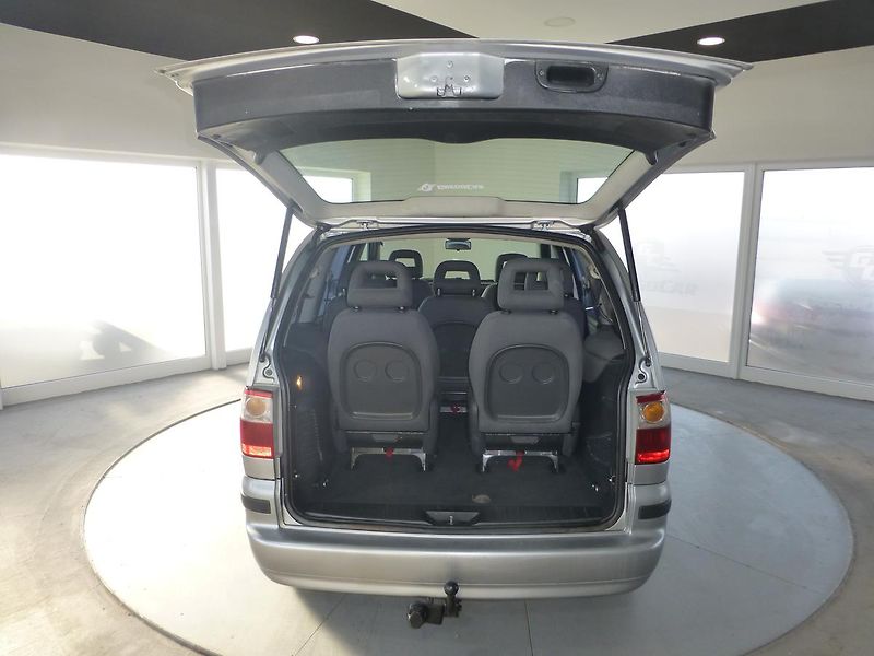Ford Galaxy (2004) 1,9TDI*ALU*DIGI**TAŽNÉ**VYHŘ.S - fotka 20 z 24