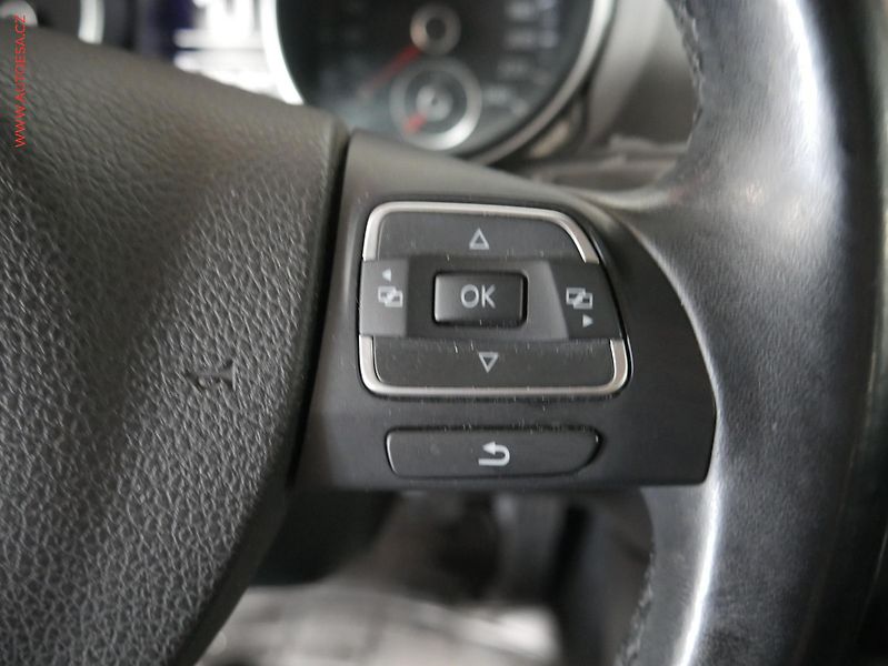 Volkswagen Golf (2012) 1.6.TDi 4x4, ČR, AC, park - fotka 15 z 21