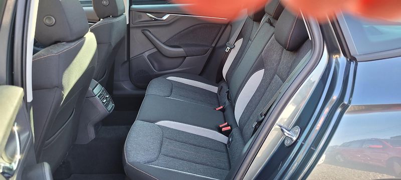 Škoda Scala (2019) 1,5TSi 110kW benzín DSG Style  - fotka 12 z 54