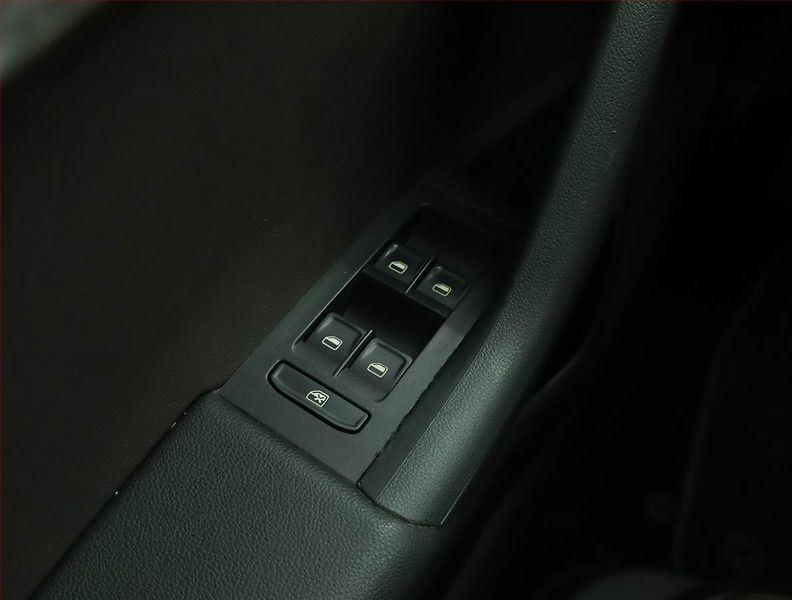 Škoda Octavia (2015) Scout 1.8 TSI, 4X4, Automat - fotka 15 z 18