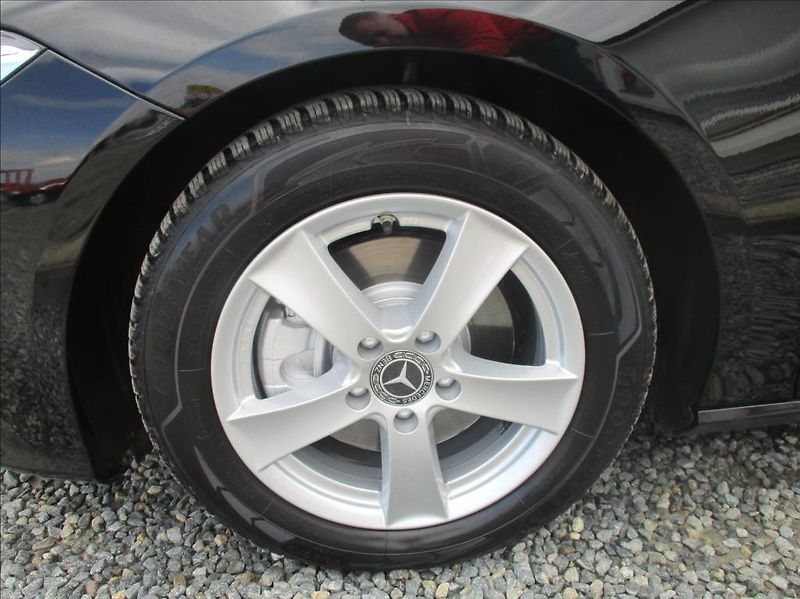 Mercedes-Benz CLA 1,5 180D, digiklima,servis, - fotka 33 z 51