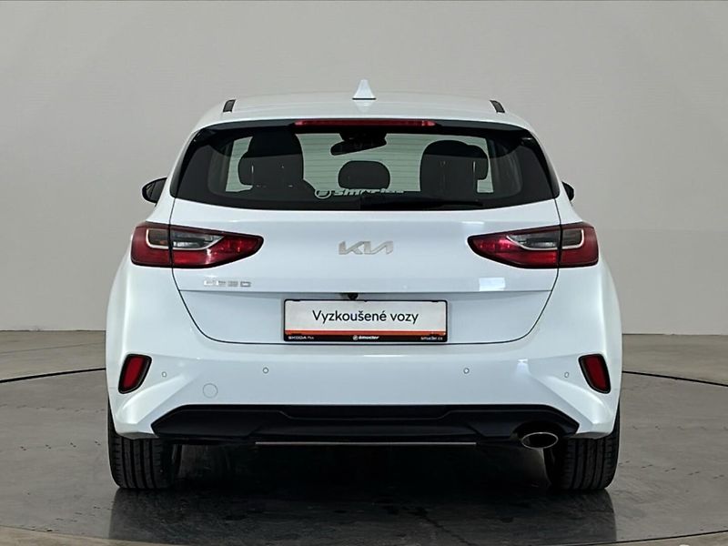 Kia Ceed Hatchback - fotka 17 z 29
