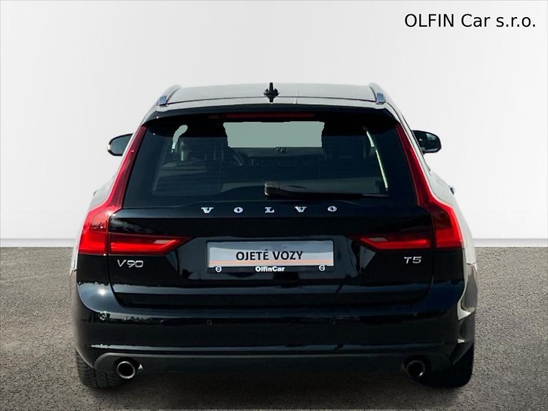 Volvo V90 2,0 187kW 8AT 2WD MOMENTUM  T5 - fotka 8 z 24