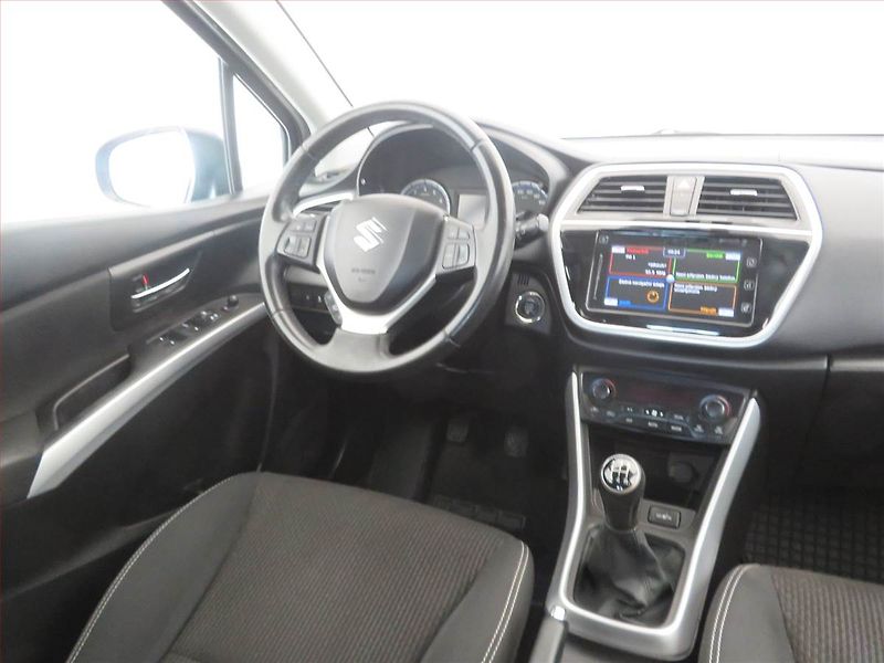 Suzuki SX4 S-Cross (2018) Premium 1.0 BoosterJet - fotka 7 z 16