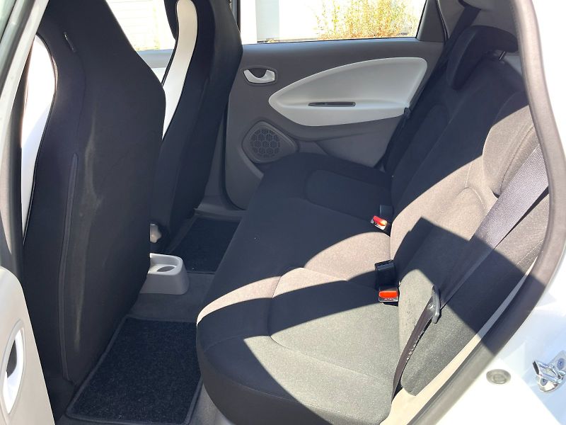 Renault ZOE (2019) 68KW LIFE 41kWh - fotka 16 z 21