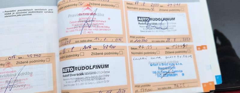 Citroën Grand C4 Picasso (2016) 1.6 HDI 7 MÍST ČR - fotka 41 z 43