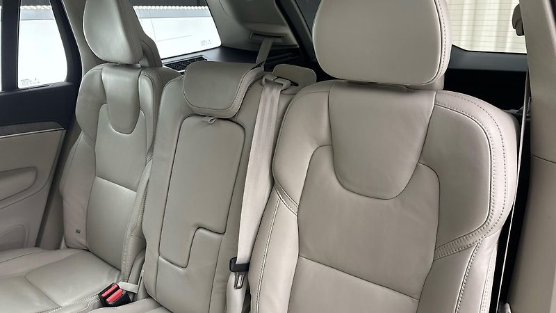 Volvo XC90 2.0 B5 AUT AWD Ultimate Bright - fotka 16 z 36