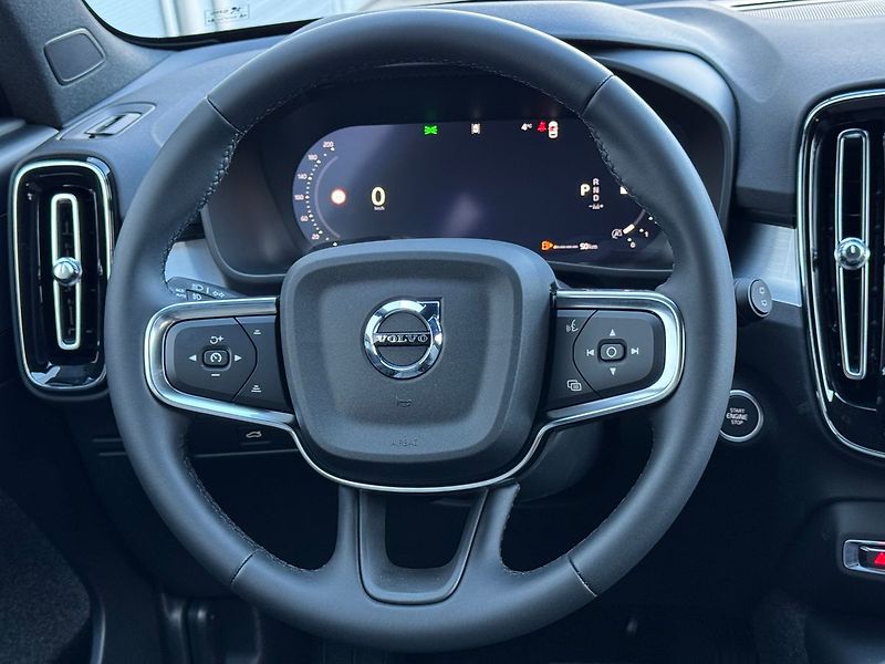 Volvo XC40 (2026) CORE B3, 360°, FULL LED - fotka 19 z 19