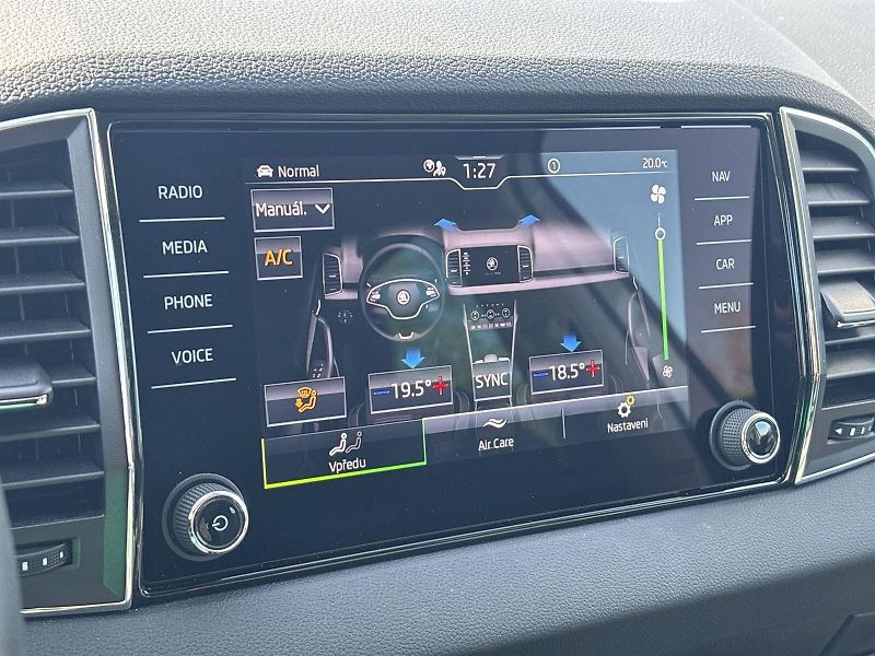Škoda Karoq (2023) 1.5 TSI DSG Style + - fotka 14 z 33