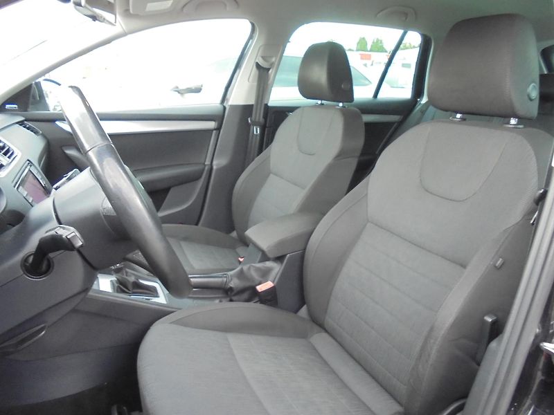 Škoda Octavia (2014) 1.6TDI-77KW DSG-NAVIGACE-TAŽNÉ - fotka 11 z 12