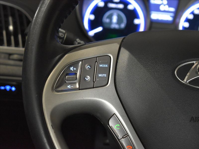 Hyundai ix35 1,7 CRDI Výhřevy - fotka 14 z 20