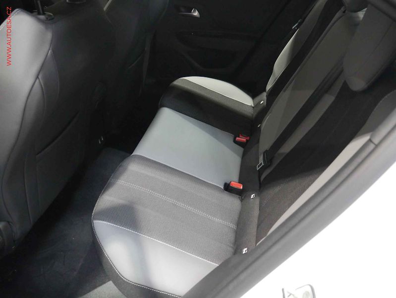 Opel Mokka (2023) 1.2T, 2.maj,ČR, LED, autoAC - fotka 10 z 22