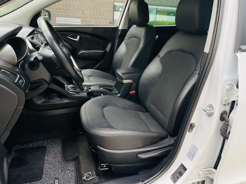 Hyundai ix35 2.0i 4x4 1MAJIITEL KAMER TAŽNÉ - fotka 28 z 46