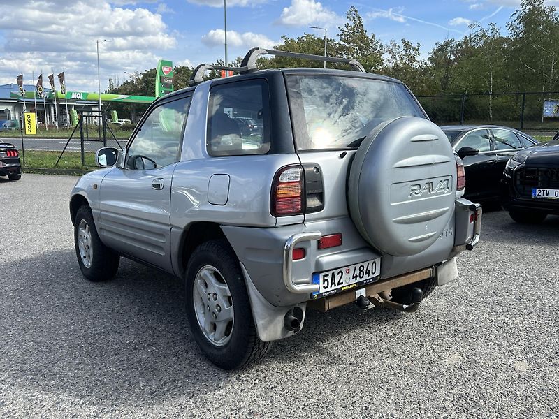 Toyota RAV4 (1998) Toyota RAV4 1998 - fotka 6 z 16