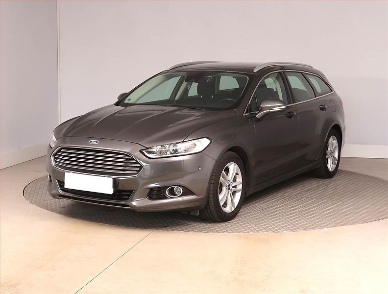 Ford Mondeo (2019) 2.0 TDCI, Navi, Tempomat - fotka 2 z 16