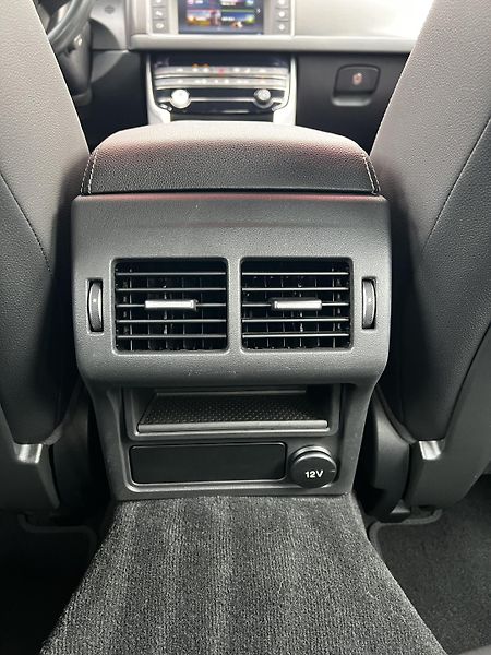 Jaguar XF 3.0 Aut. 380HP! S AWD Edition  - fotka 22 z 25