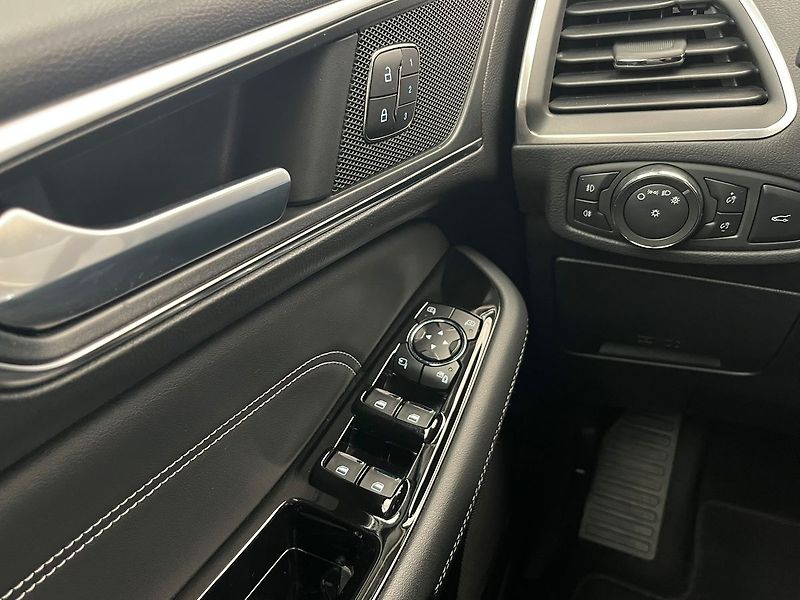 Ford Galaxy 2.5 HEV TITANIUM 7míst - fotka 11 z 64