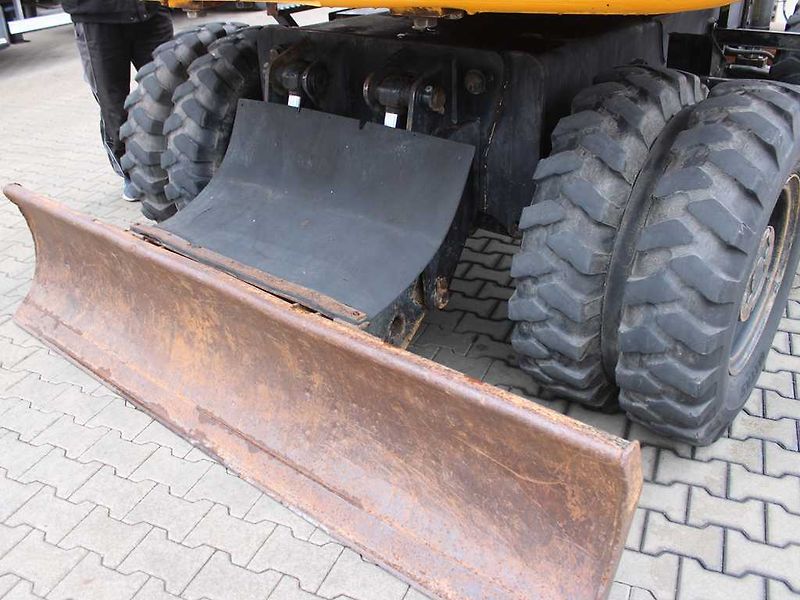 JCB JS145W - fotka 8 z 18