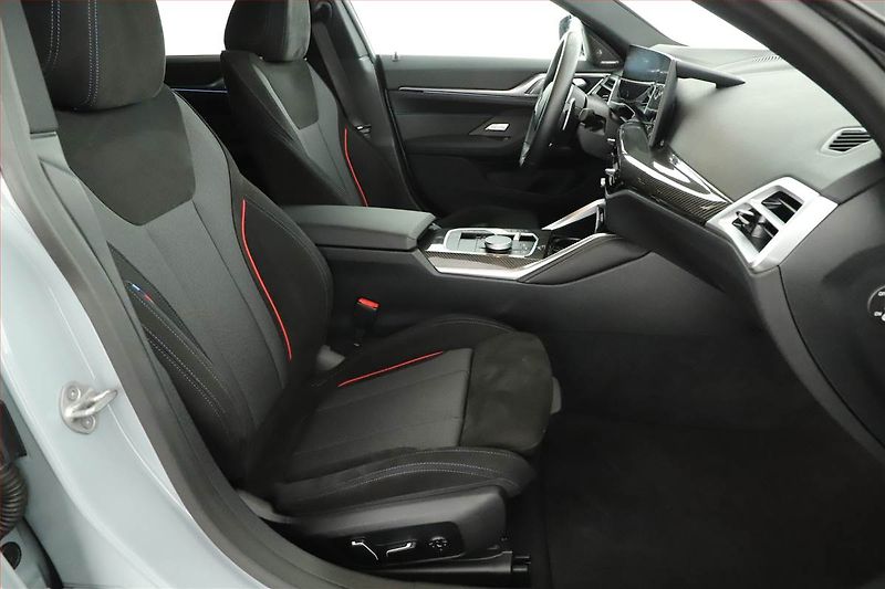 BMW Řada 4 (2025) M440i xDrive - fotka 7 z 20