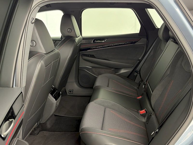 Volkswagen ID.7 Tourer (2025) GTX 250kW 4Motion, 91kWh - fotka 8 z 40