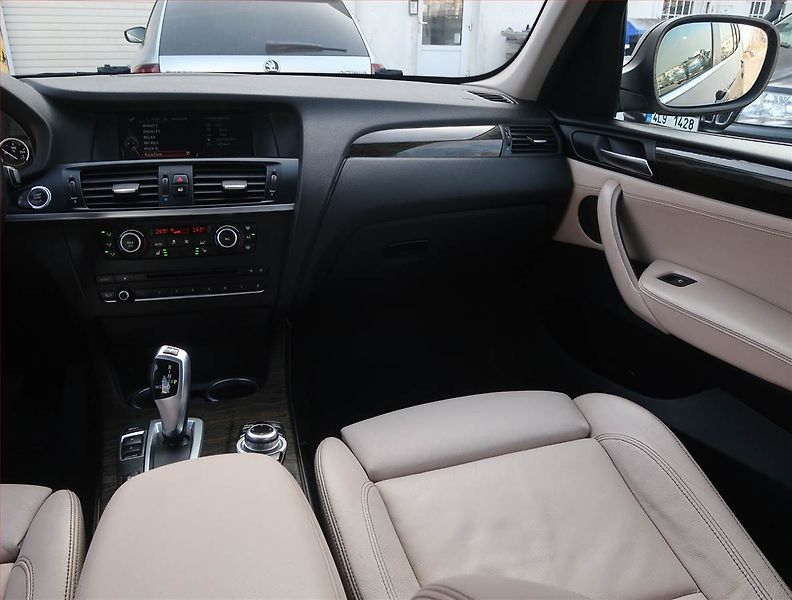 BMW X3 (2014) xDrive20d, 4X4, Automat, Navi - fotka 8 z 16