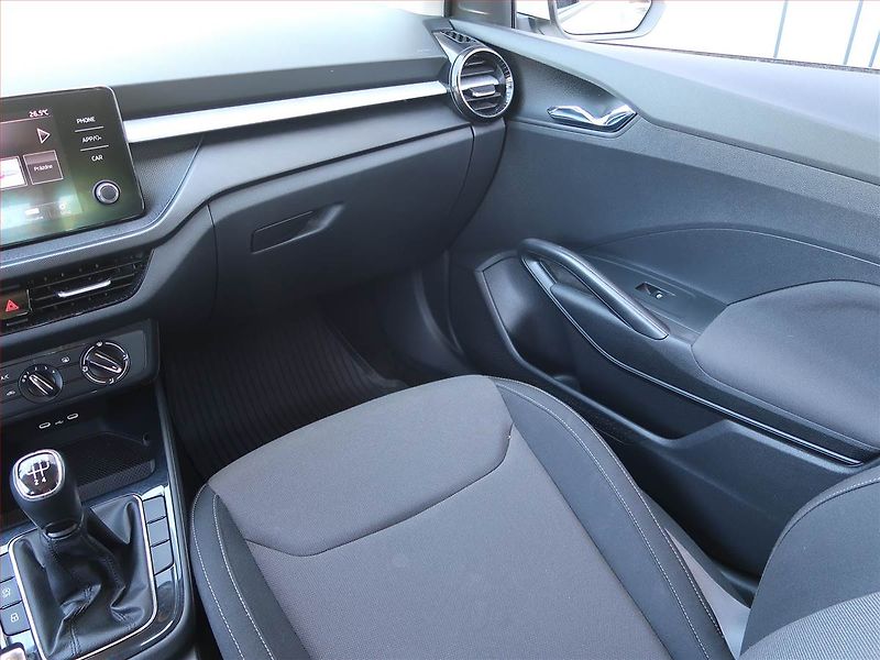 Škoda Fabia (2023) 1.0 TSI, Tempomat - fotka 8 z 17