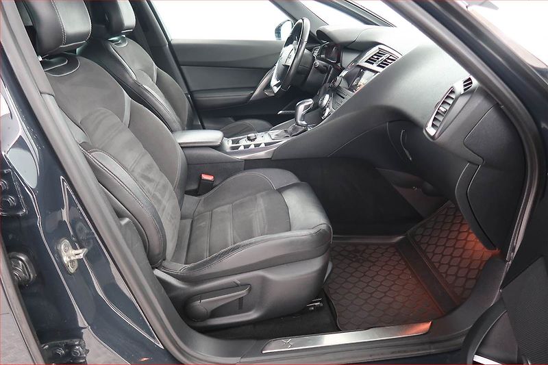 Citroën DS5 (2014) 2.0 BlueHDi, Automat, Navi - fotka 9 z 21