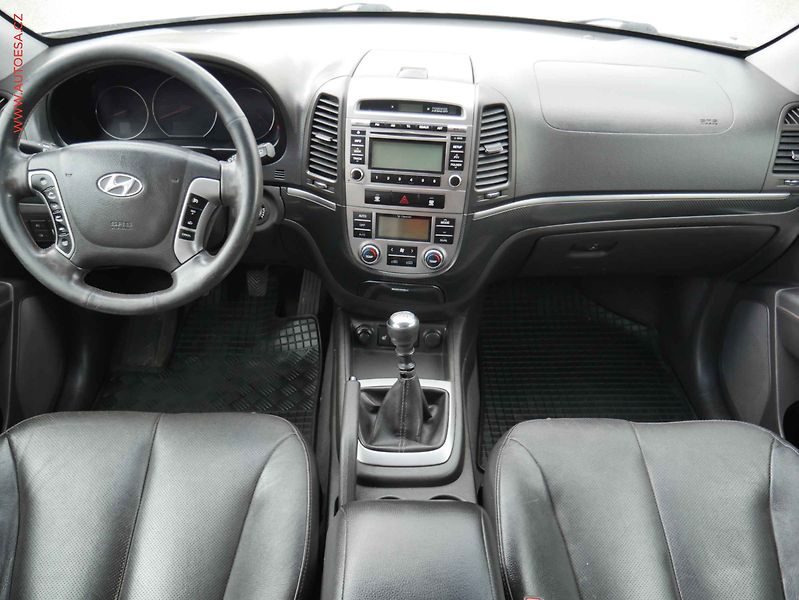 Hyundai Santa Fe (2013) 2.2CRDi 4x4, ČR, AC, TZ, kůže - fotka 8 z 20