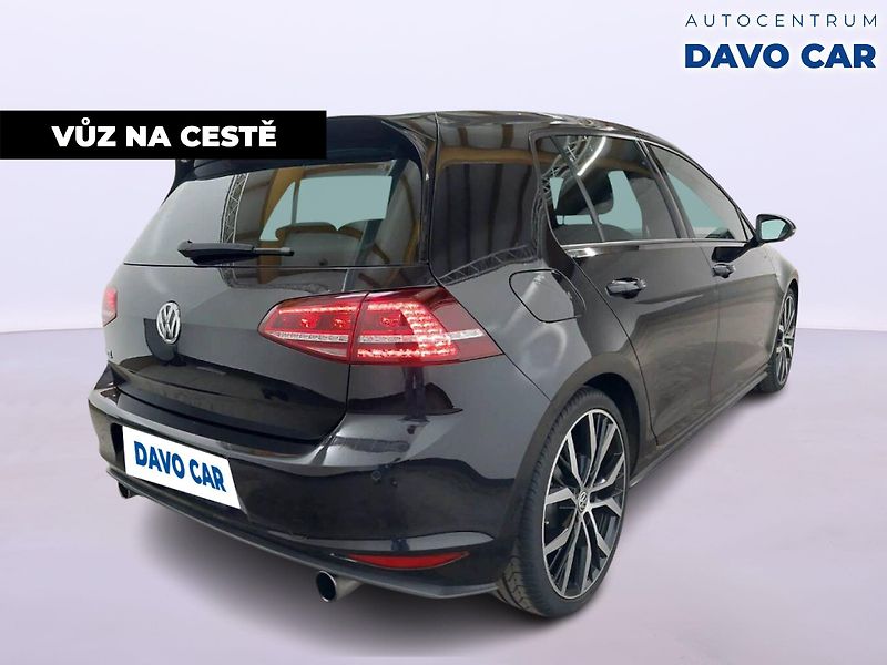 Volkswagen Golf 2,0 TSI GTI Xenon 1.Majitel - fotka 5 z 12