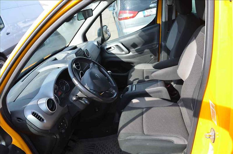 Peugeot Partner (2018) 1,6 HDI - fotka 14 z 19