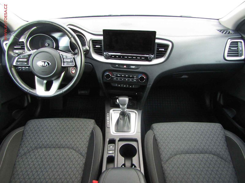 Kia Ceed (2020) 1.4 T-GDi, 2.maj,ČR, AT - fotka 8 z 20