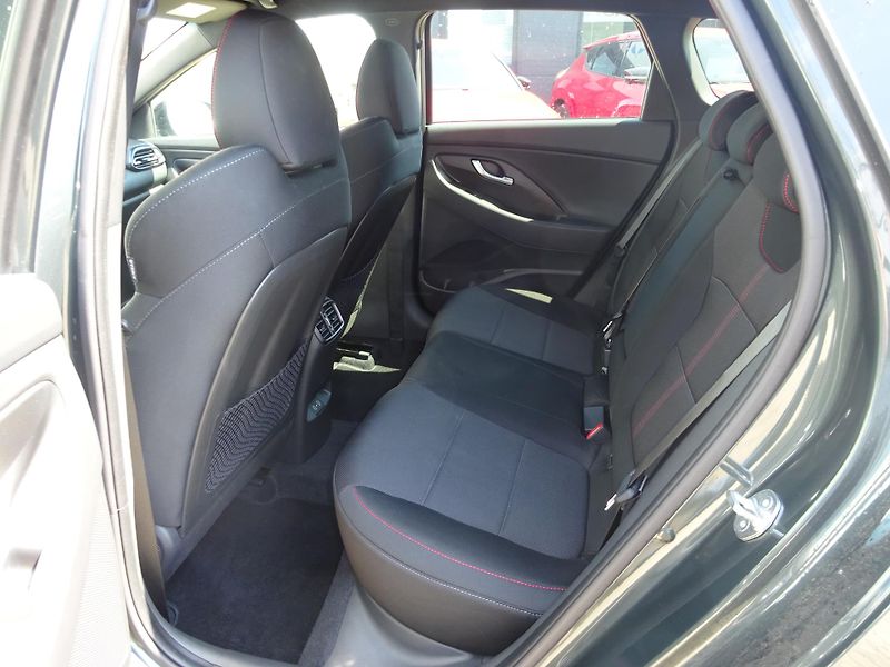 Hyundai i30 1.5 T-GDI 103kW DCT N-Line - fotka 11 z 20